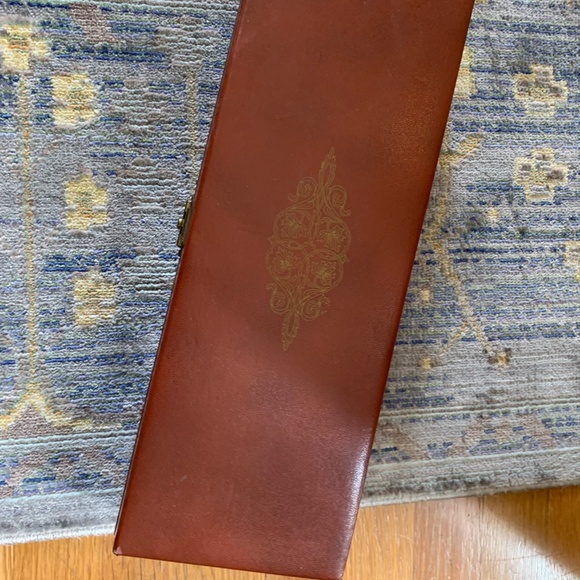 1960's Griffon Poker Set in Vinyl case / Vintage Dice Chips Shaker Felt Lined - Picture 3 of 9